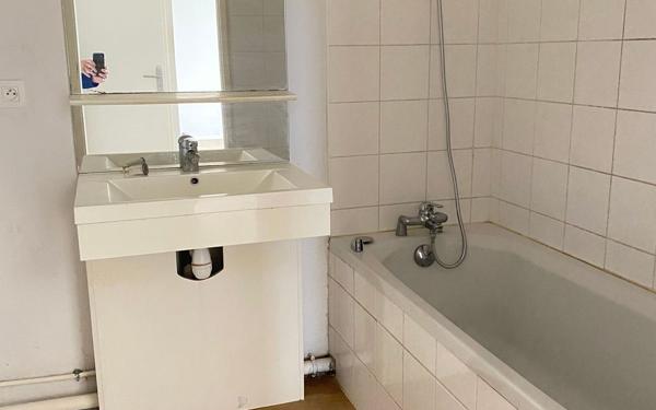 Appartement à vendre    2 pièces •  Cenon