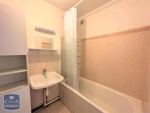 Appartement à louer 2 pièces 45.7m² Livry-Gargan (93190)