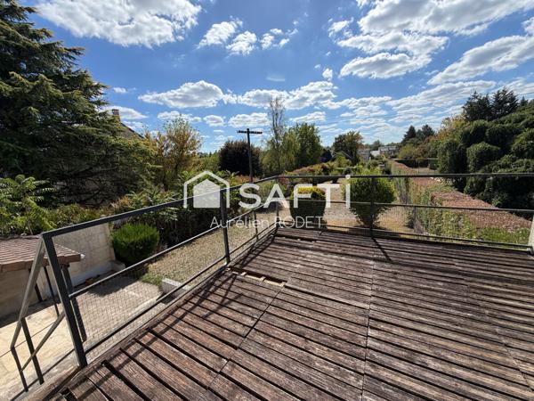 Maison sur sous-sol, jardin et beau potentiel