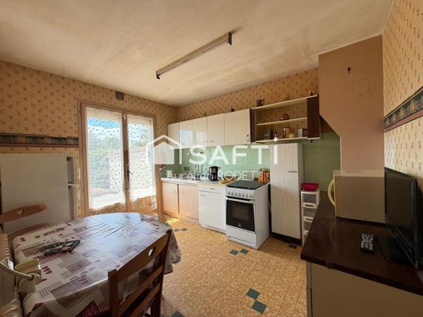 Maison sur sous-sol, jardin et beau potentiel