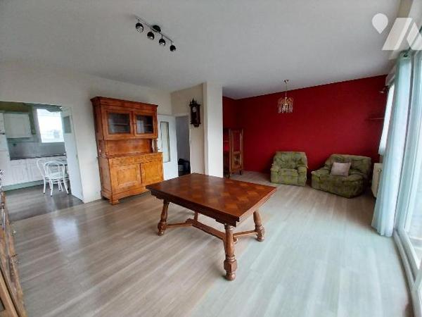 Maison à Vendre à Vitré (35500) en Ille-et-Vilaine (35)
BAISSE DE PRIX 
Dans un quartier plai...