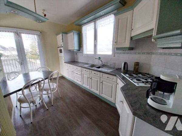 Maison à Vendre à Vitré (35500) en Ille-et-Vilaine (35)
BAISSE DE PRIX 
Dans un quartier plai...