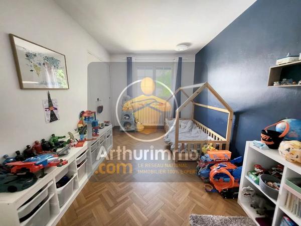 Vente                                                      Maison
                        
                     6 pièces                      145 m2                     à Ormesson-sur-Marne