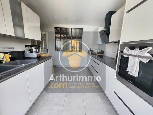 Vente                                                      Maison
                        
                     6 pièces                      145 m2                     à Ormesson-sur-Marne