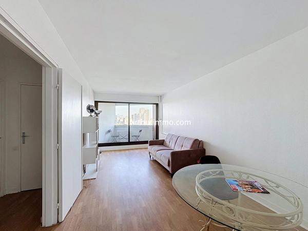 Vente                                                      Appartement
                        
                     1 pièces                      33 m2                     à Créteil