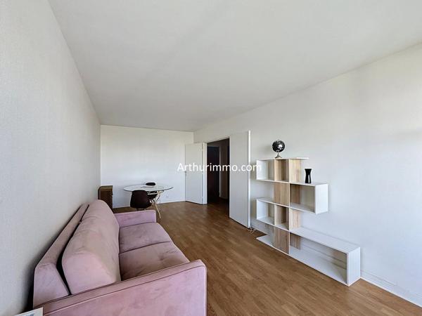 Vente                                                      Appartement
                        
                     1 pièces                      33 m2                     à Créteil