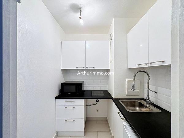 Vente                                                      Appartement
                        
                     1 pièces                      33 m2                     à Créteil