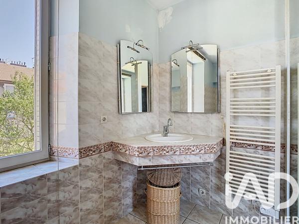 Maison à vendre 4 pièces 121 m² Grenoble