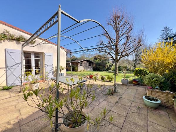 Maison Montfaucon Montigne 7 pièce(s) 206 m2