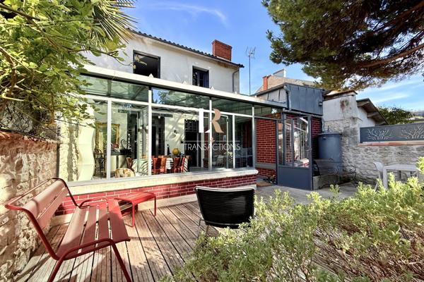 LR Transactions - La Genette - Maison de caractère avec joli jardin arboré