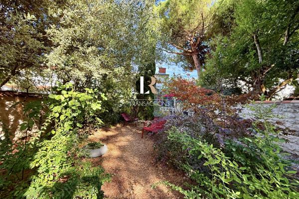 LR Transactions - La Genette - Maison de caractère avec joli jardin arboré