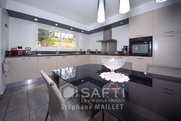 153 m², plafond cathédrale : coup de cœur assuré