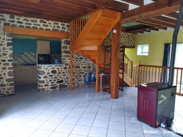 Corps de ferme en campagne secteur MAYENNE