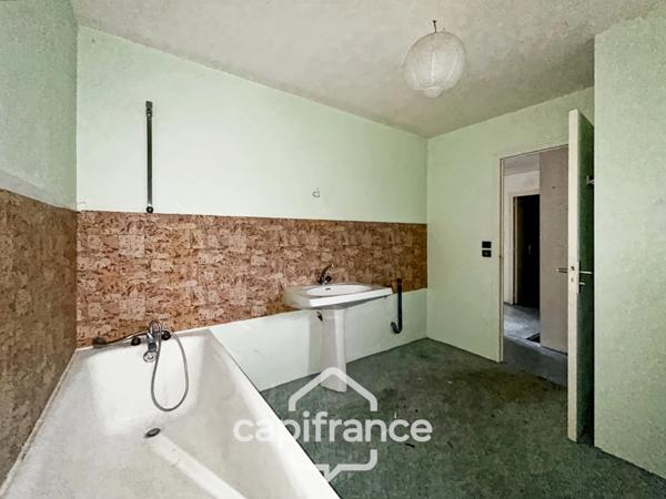 Maison en pierre avec dépendances et grand terrain – Environnement boisé et calme – La Motte (22600)