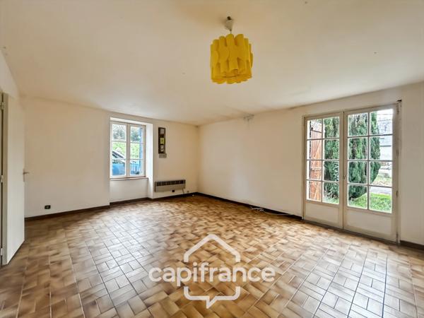 Maison en pierre avec dépendances et grand terrain – Environnement boisé et calme – La Motte (22600)