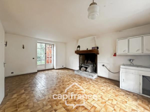 Maison en pierre avec dépendances et grand terrain – Environnement boisé et calme – La Motte (22600)