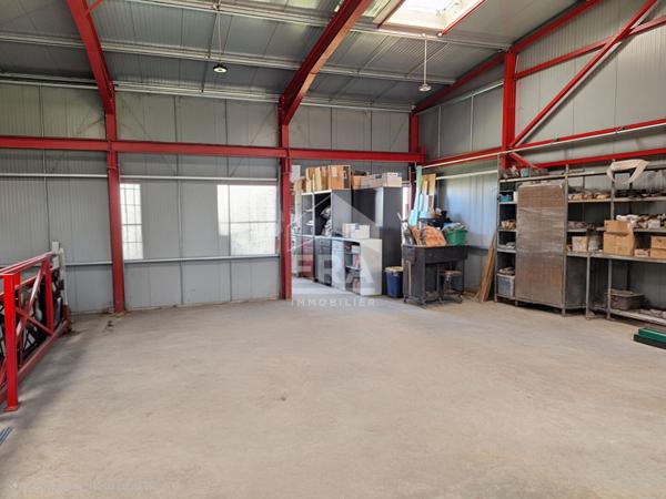 Entrepôt industriel à vendre proche de Montpon Ménestérol 