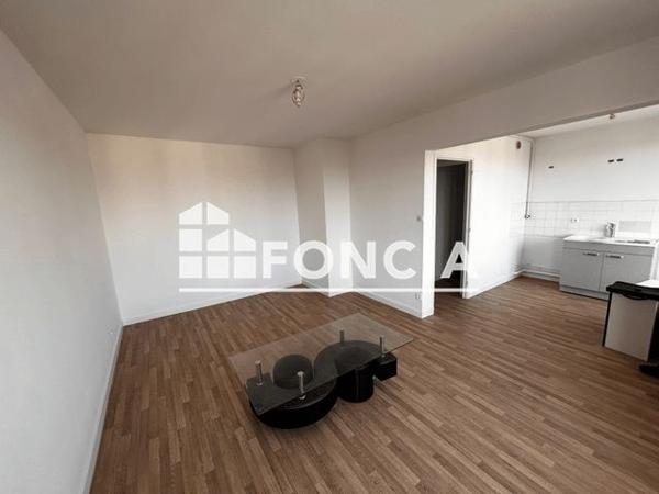 Location Studio 29.7 m² - 39 BD DES BELGES Le Coteau 42120