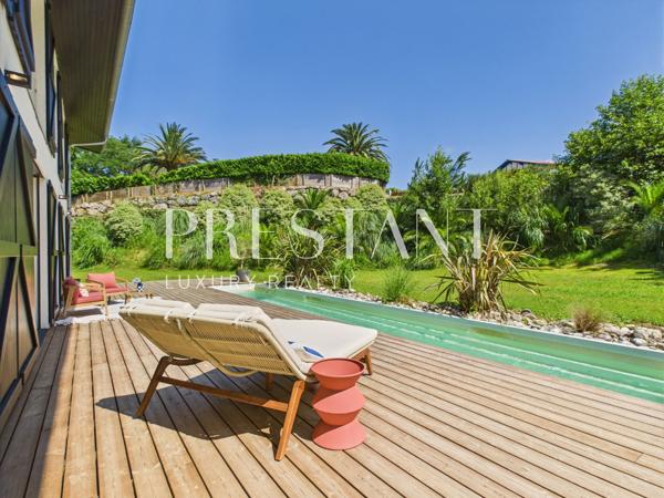 Spacieuse maison contemporaine de 310 m² avec piscine, à 10 min du centre de Biarritz, ARCANGUES