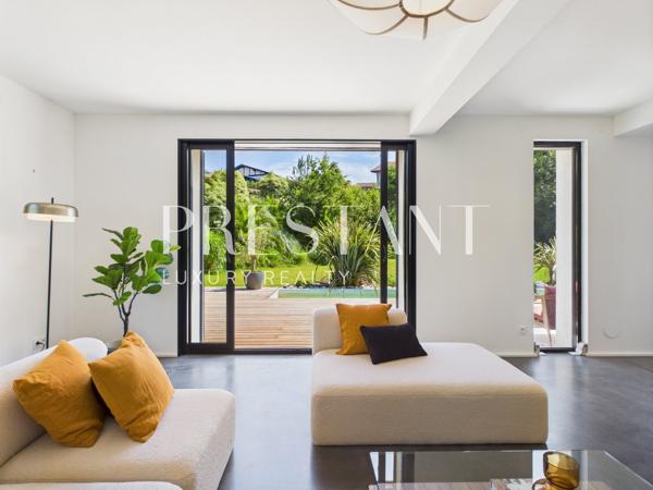 Spacieuse maison contemporaine de 310 m² avec piscine, à 10 min du centre de Biarritz, ARCANGUES
