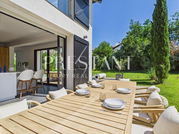 Spacieuse maison contemporaine de 310 m² avec piscine, à 10 min du centre de Biarritz, ARCANGUES
