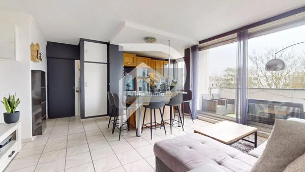 Vente                                                      Appartement
                        
                     3 pièces                      52 m2                     à Marly-le-Roi