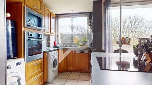 Vente                                                      Appartement
                        
                     3 pièces                      52 m2                     à Marly-le-Roi