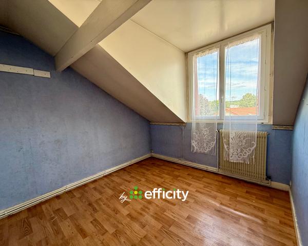 Maison
         5 pièces
        - 97 m² Exclusivité 550 000 € *