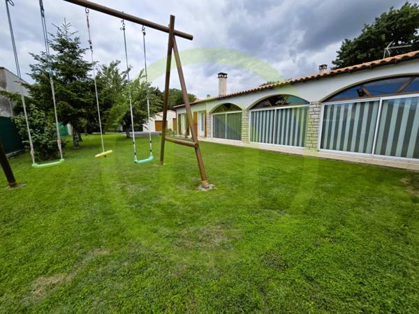 Maison à BREUILLET (17920)