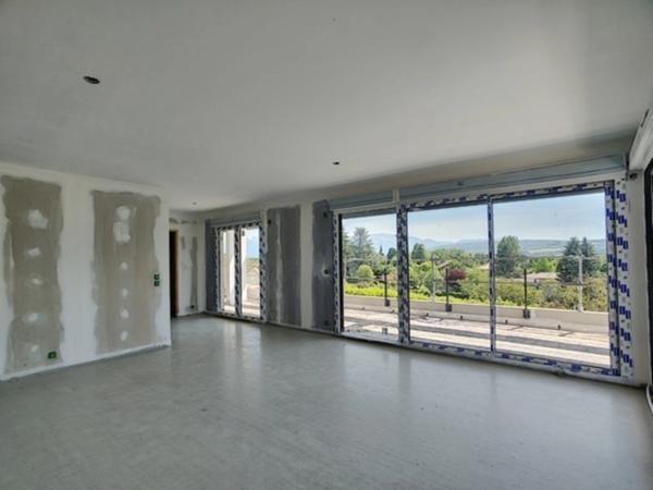 Appartement à vendre 5 pièces attique traversant VETRAZ MONTHOUX (74)