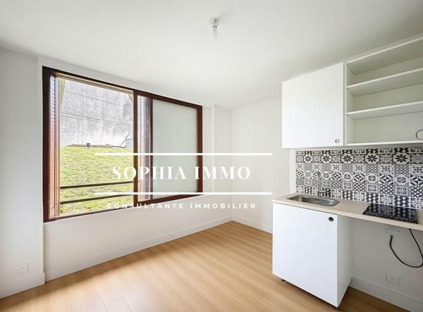 Appartement
         1 pièce
        - 10 m² Exclusivité 65 000 € *