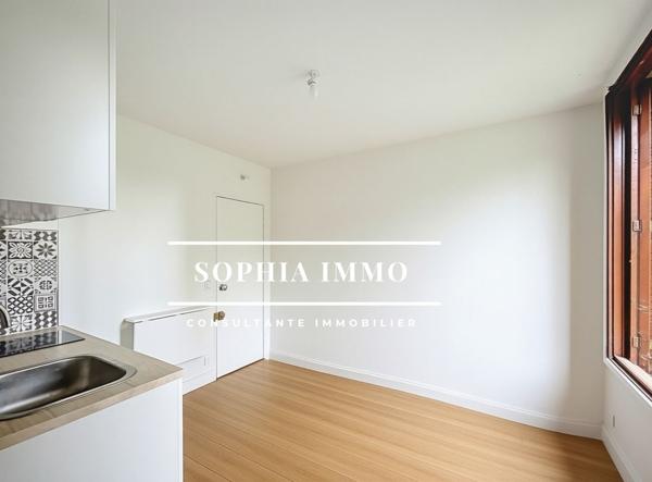 Appartement
         1 pièce
        - 10 m² Exclusivité 65 000 € *