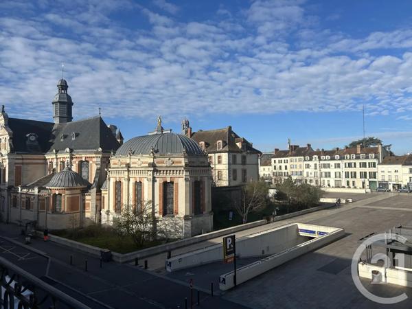 Appartement 4 Pièces à vendre  4 pièces - 82 m 2   FONTAINEBLEAU  - 77