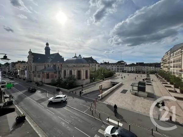 Appartement 4 Pièces à vendre  4 pièces - 82 m 2   FONTAINEBLEAU  - 77