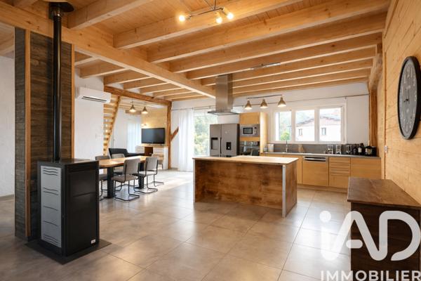 Maison à vendre 5 pièces 140 m² Sainte-Hélène-sur-Isère