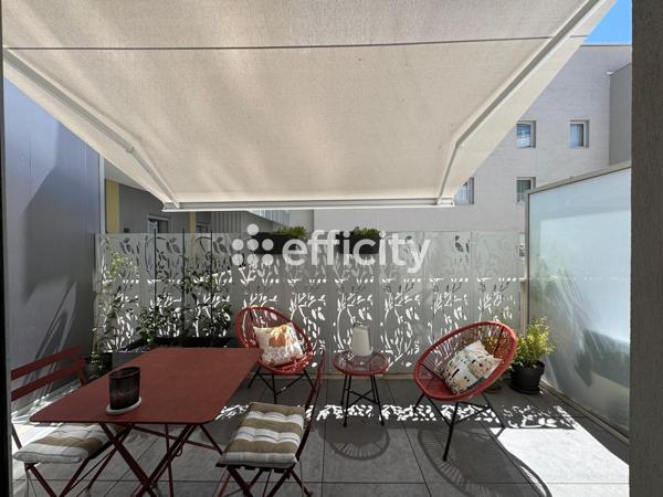 Appartement
         3 pièces
        - 61 m² 275 000 € *