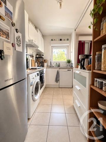 Appartement à vendre  3 pièces - 63 m 2   ST DENIS  - 93
