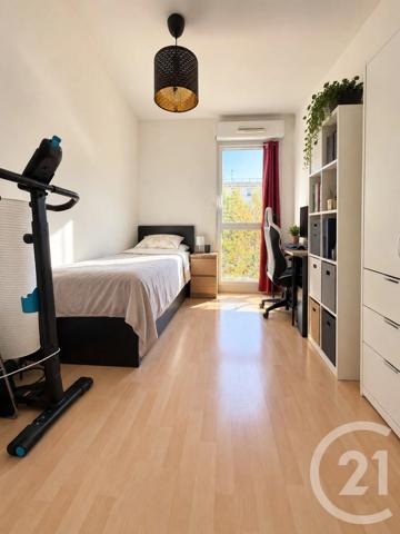 Appartement à vendre  3 pièces - 63 m 2   ST DENIS  - 93