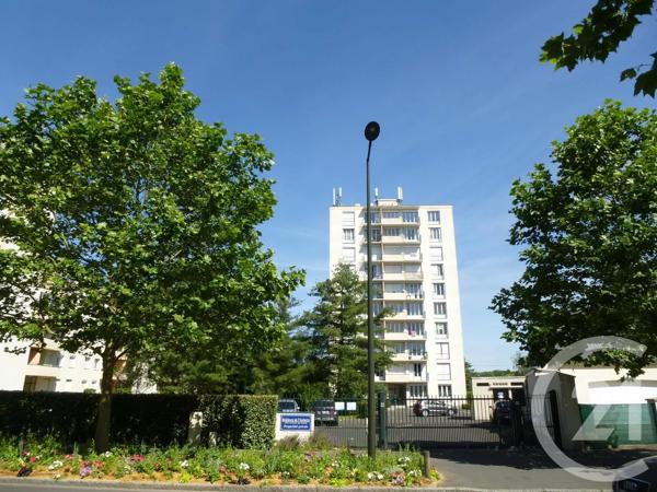 Appartement F1 à vendre  1 pièce - 30 m 2   OLIVET  - 45