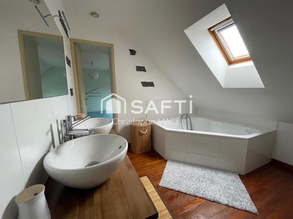 Maison familiale de type 6 (5 chambres) avec jardin clos