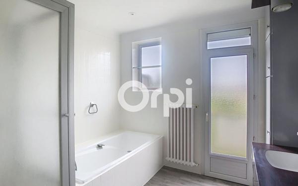 Maison à louer    6 pièces •  Périgueux