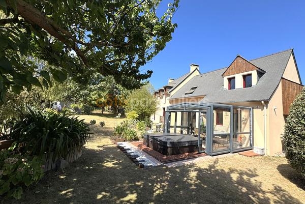 Vente
                Maison198,62 m² - 9 Pièces -
                    SAINT MALO (35400)