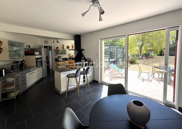 Vente
                Maison198,62 m² - 9 Pièces -
                    SAINT MALO (35400)