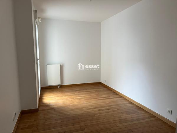 Location Appartement 5 pièces 120.1 m² - Levallois-perret 92300