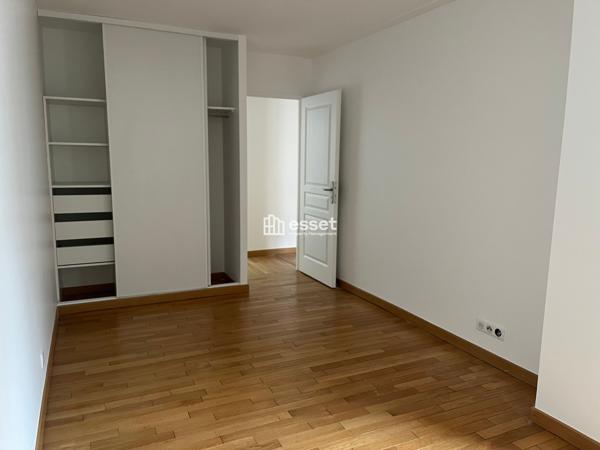 Location Appartement 5 pièces 120.1 m² - Levallois-perret 92300