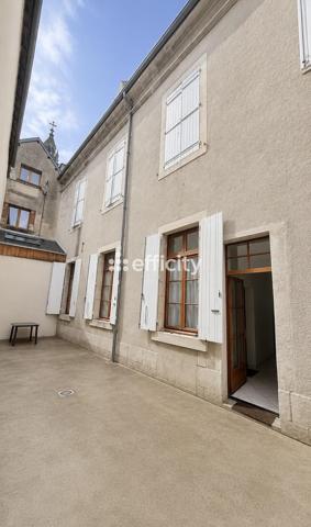 Immeuble
         20 pièces
        - 261 m² 245 000 € *