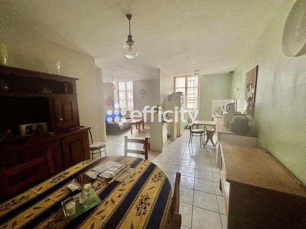 Immeuble
         20 pièces
        - 261 m² 245 000 € *