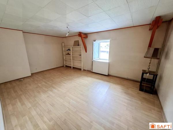 Maison Béarnaise, 184m2, 8 pièces, 4 chambres, potentiel pour en faire 2 logements.