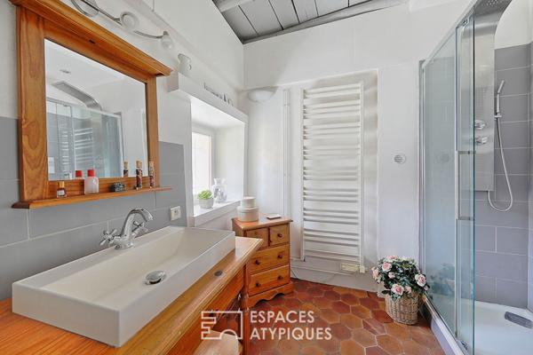 Maison familiale avec studio indépendant et piscine