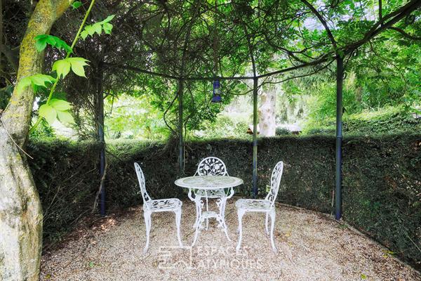 Maison familiale avec studio indépendant et piscine